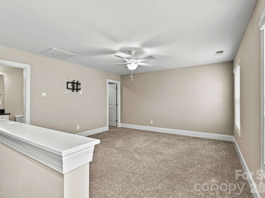 7362 Overjoyed Crossing, Charlotte, NC 28215.  MLS# CAR4395734, YatesRealty ID 32583. 