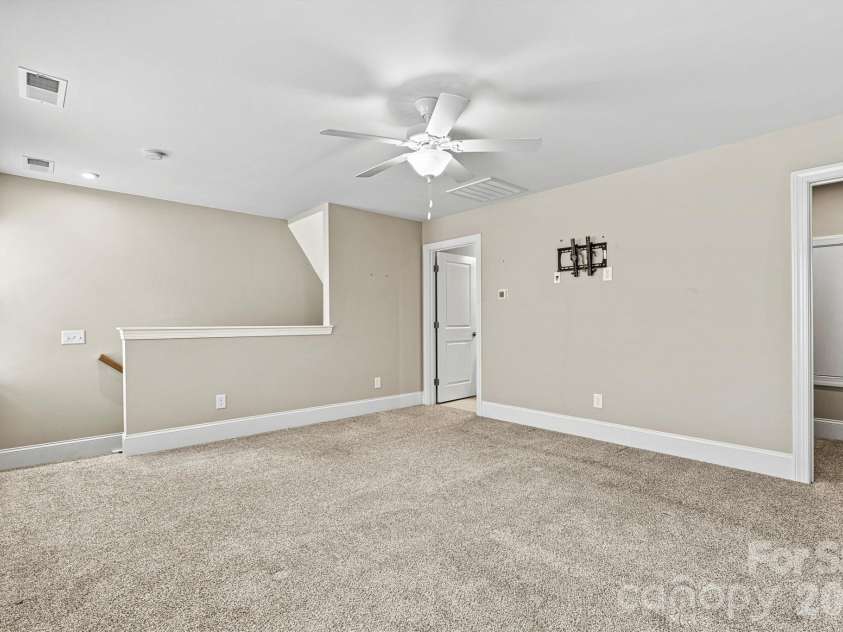 7362 Overjoyed Crossing, Charlotte, NC 28215.  MLS# CAR4395734, YatesRealty ID 32583. 