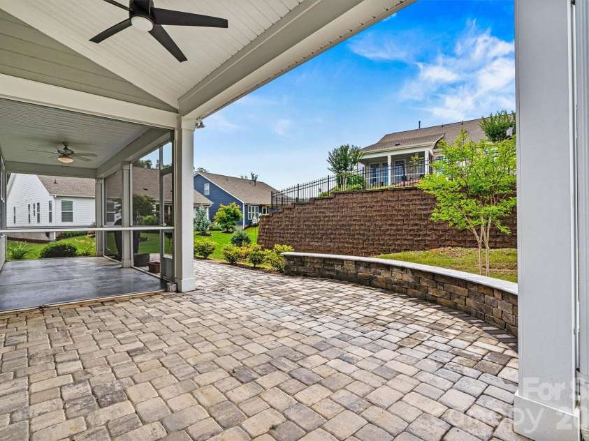 7362 Overjoyed Crossing, Charlotte, NC 28215.  MLS# CAR4395734, YatesRealty ID 32583. 