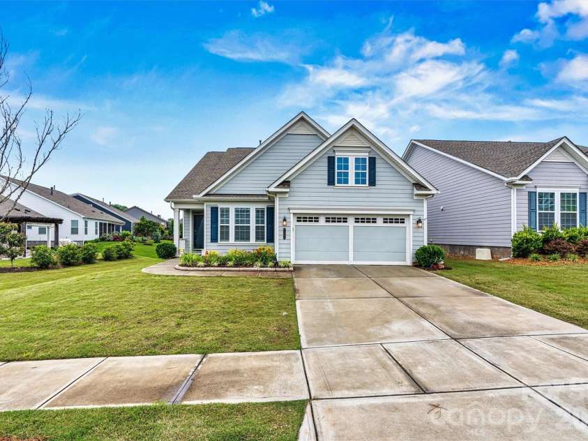7362 Overjoyed Crossing, Charlotte, NC 28215.  MLS# CAR4395734, YatesRealty ID 32583. 