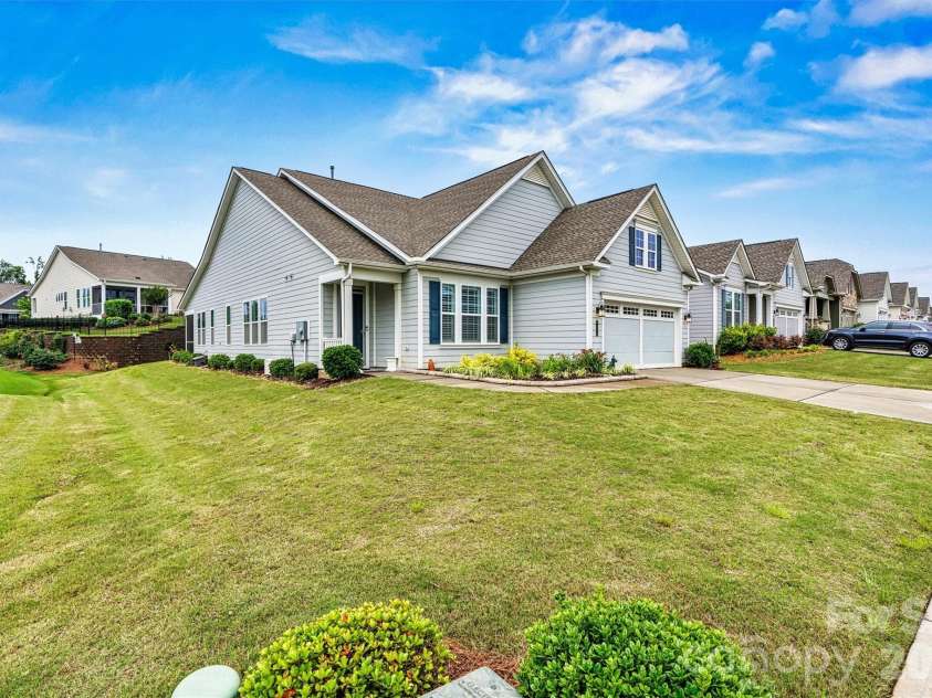 7362 Overjoyed Crossing, Charlotte, NC 28215.  MLS# CAR4395734, YatesRealty ID 32583. 