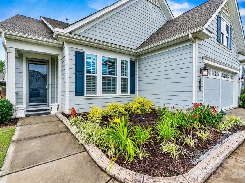 7362 Overjoyed Crossing, Charlotte, NC 28215.  MLS# CAR4395734, YatesRealty ID 32583. 