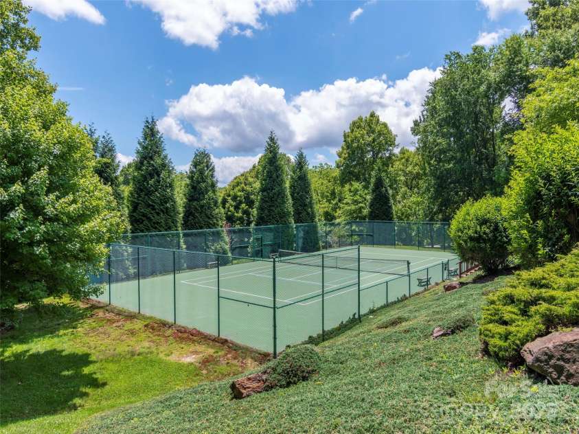 41 Trapper Lane, Waynesville, NC 28785.  MLS# CAR4260270, YatesRealty ID 32584. 