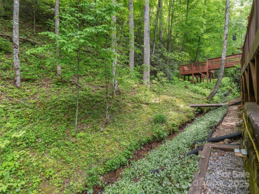 41 Trapper Lane, Waynesville, NC 28785.  MLS# CAR4260270, YatesRealty ID 32584. 