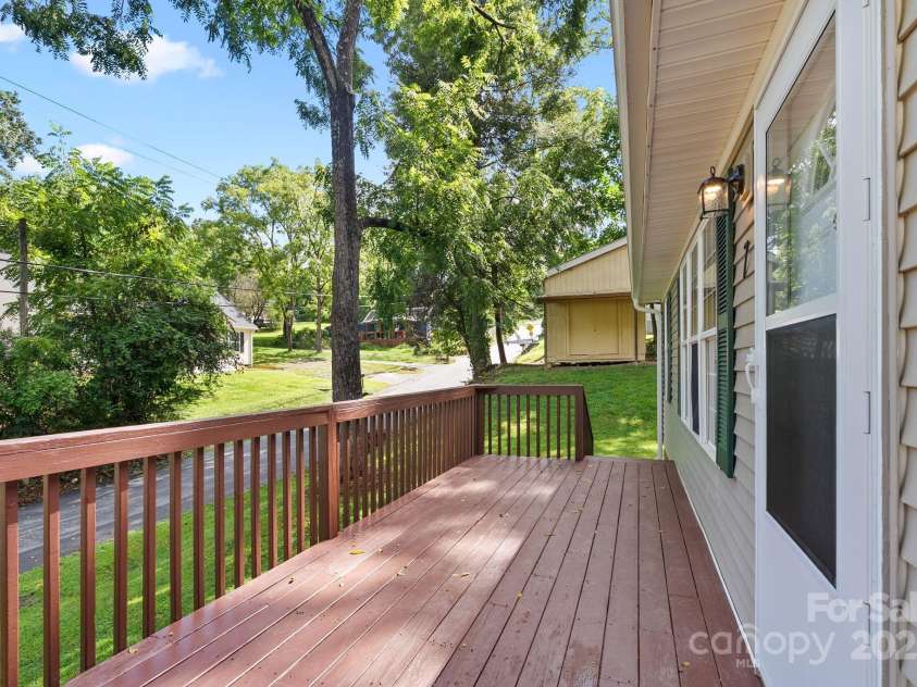7 Wyatt Street, Asheville, NC 28803.  MLS# CAR4292247, YatesRealty ID 32585. Front deck