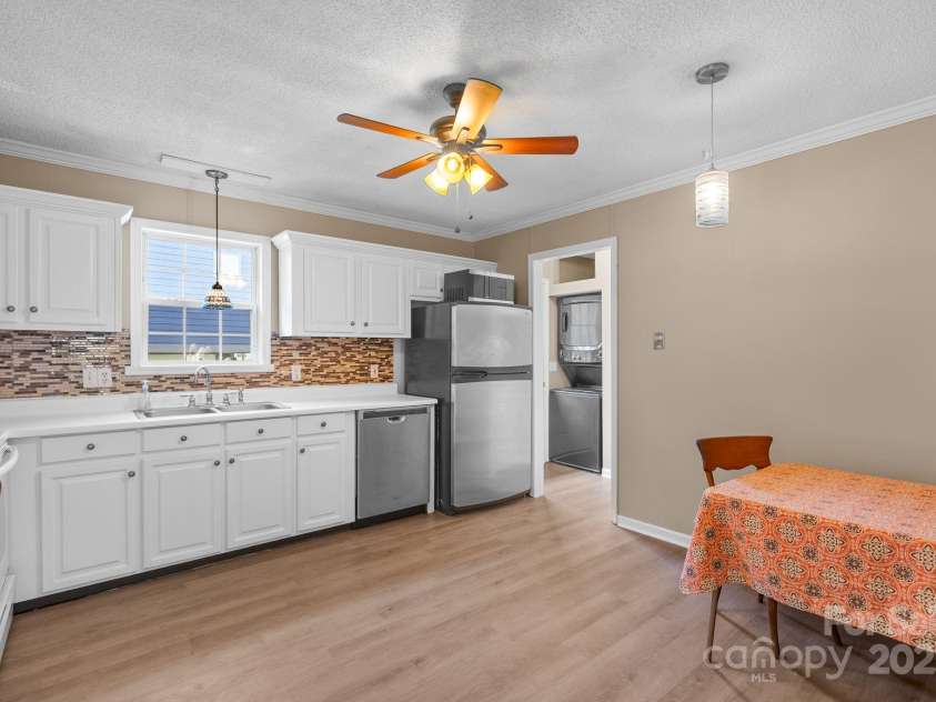 7 Wyatt Street, Asheville, NC 28803.  MLS# CAR4292247, YatesRealty ID 32585. Kitchen-1