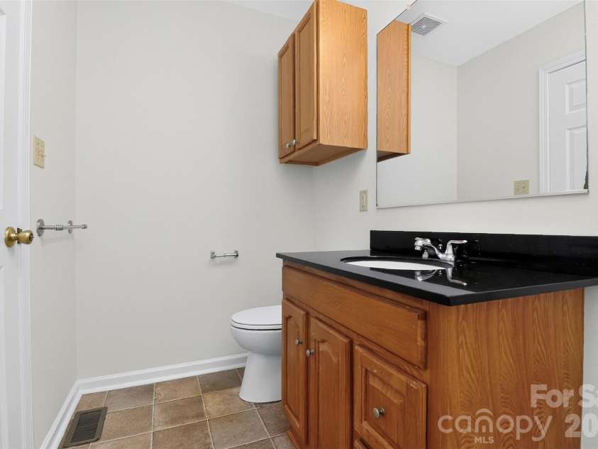 221 Potter Road, Lancaster, SC 29720.  MLS# CAR4396108, YatesRealty ID 32586. 2nd bathroom