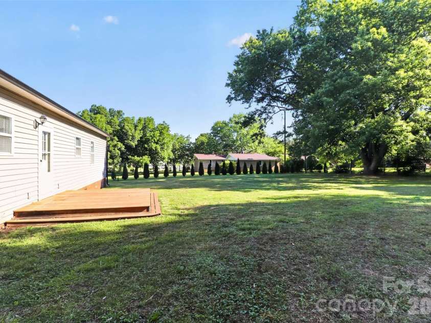 221 Potter Road, Lancaster, SC 29720.  MLS# CAR4396108, YatesRealty ID 32586. 