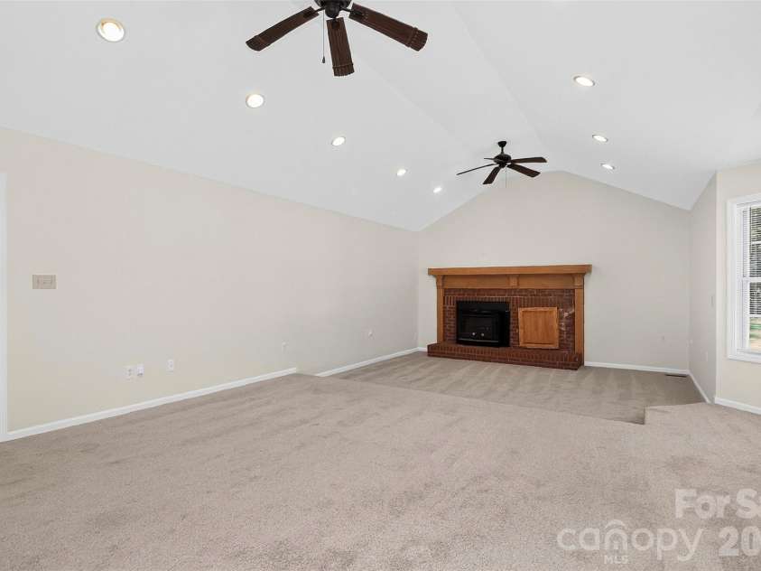 221 Potter Road, Lancaster, SC 29720.  MLS# CAR4396108, YatesRealty ID 32586. 