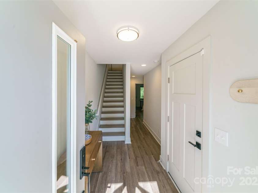 7318 Swans Run Road, Charlotte, NC 28226.  MLS# CAR4292844, YatesRealty ID 32586. 
