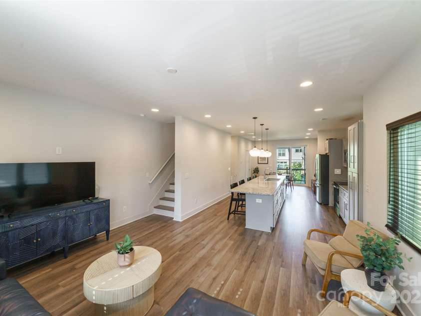 7318 Swans Run Road, Charlotte, NC 28226.  MLS# CAR4292844, YatesRealty ID 32586. 