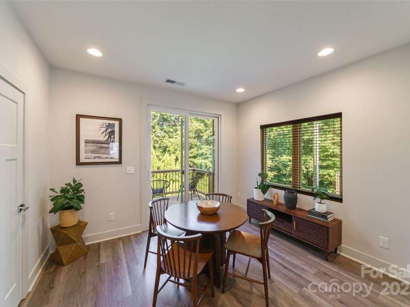 7318 Swans Run Road, Charlotte, NC 28226.  MLS# CAR4292844, YatesRealty ID 32586. 