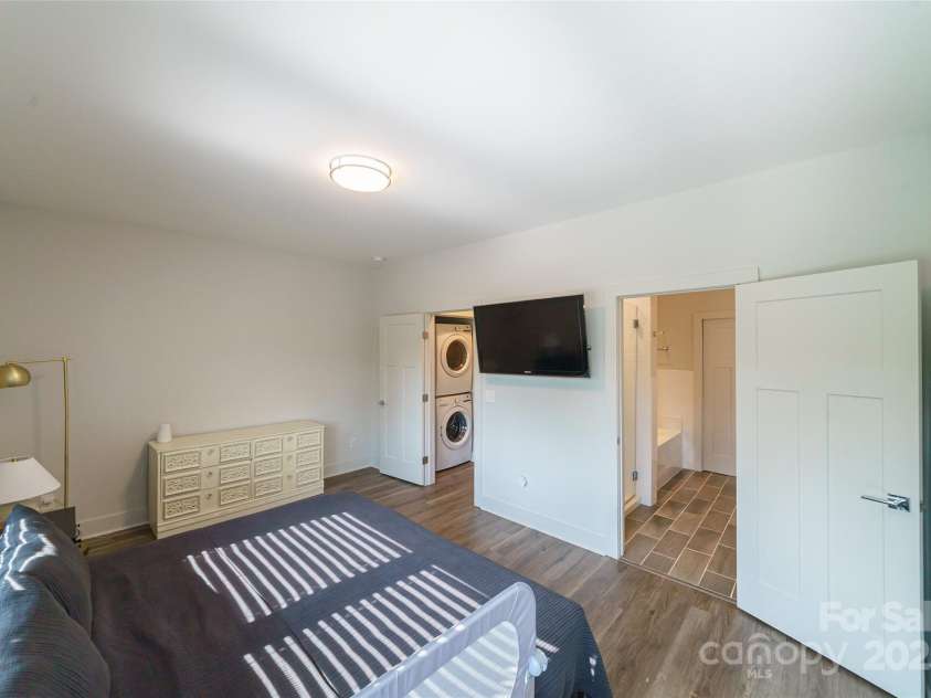 7318 Swans Run Road, Charlotte, NC 28226.  MLS# CAR4292844, YatesRealty ID 32586. 