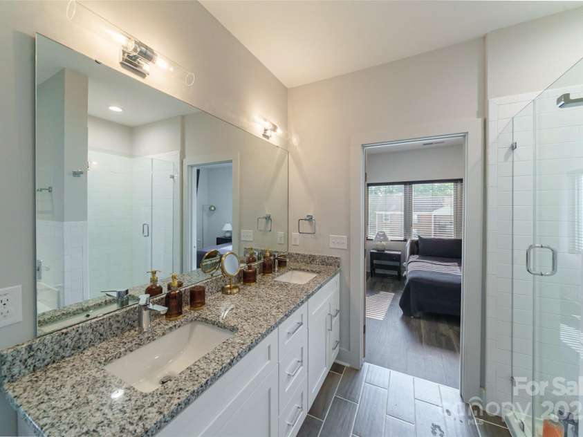 7318 Swans Run Road, Charlotte, NC 28226.  MLS# CAR4292844, YatesRealty ID 32586. 