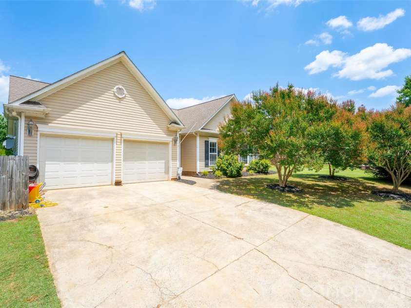 311 Winthrow Creek Road, Mooresville, NC 28115.  MLS# CAR4395620, YatesRealty ID 32588. 