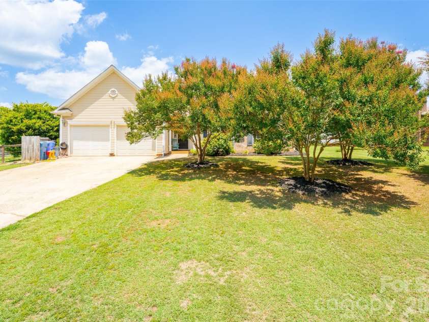 311 Winthrow Creek Road, Mooresville, NC 28115.  MLS# CAR4395620, YatesRealty ID 32588. 