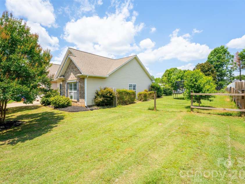 311 Winthrow Creek Road, Mooresville, NC 28115.  MLS# CAR4395620, YatesRealty ID 32588. 