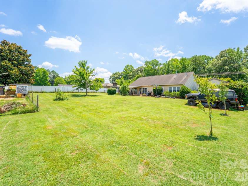 311 Winthrow Creek Road, Mooresville, NC 28115.  MLS# CAR4395620, YatesRealty ID 32588. 