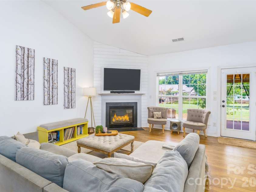 311 Winthrow Creek Road, Mooresville, NC 28115.  MLS# CAR4395620, YatesRealty ID 32588. 