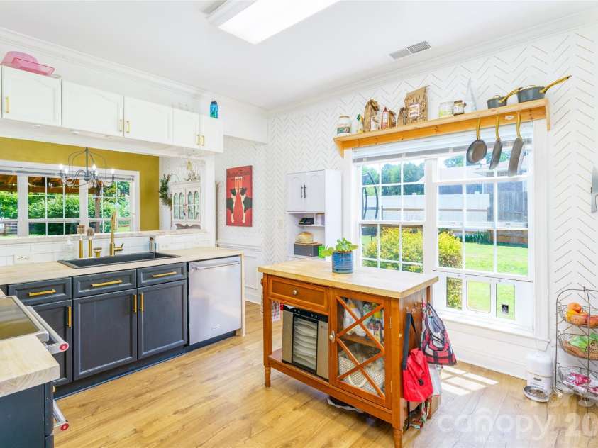 311 Winthrow Creek Road, Mooresville, NC 28115.  MLS# CAR4395620, YatesRealty ID 32588. 