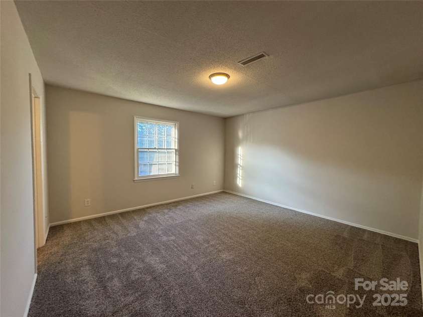 921 Nottingham Drive, Gastonia, NC 28054.  MLS# CAR4287436, YatesRealty ID 32588. 