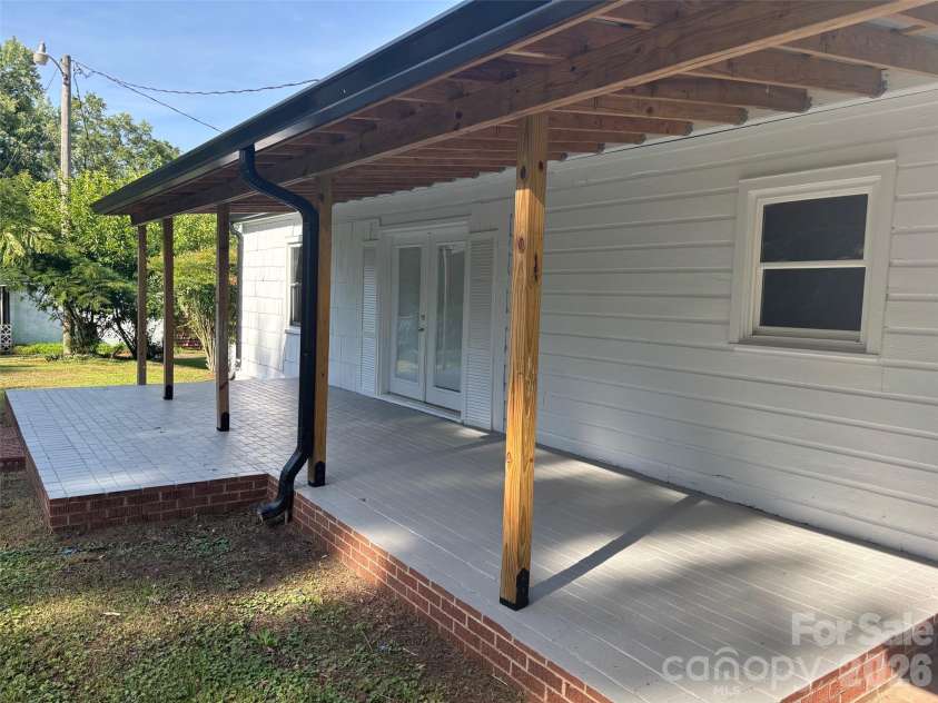 168 Collins Avenue, Forest City, NC 28043.  MLS# CAR4397154, YatesRealty ID 32589. 