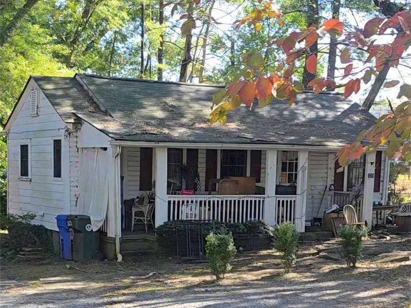 127 A/B & 129 Mitchell Street, Rutherfordton, NC 28139.  MLS# CAR4325105, YatesRealty ID 3259. Cottage