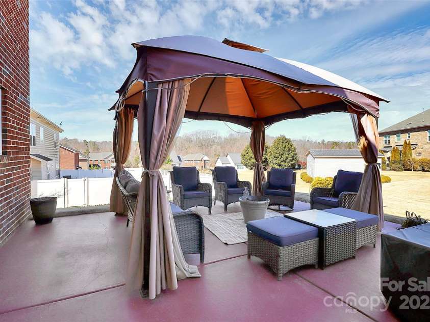 815 Oak Embers Drive, Concord, NC 28025.  MLS# CAR4229290, YatesRealty ID 3259. 