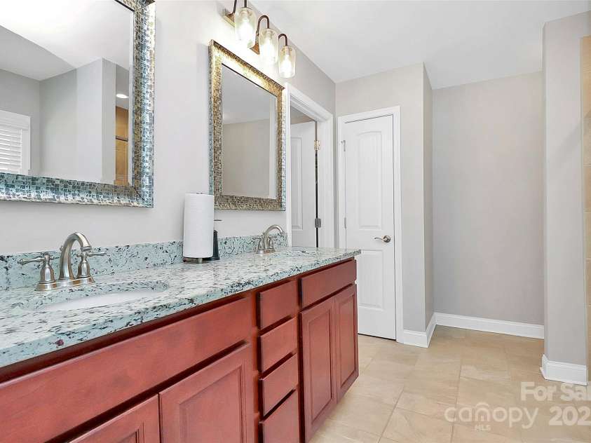 815 Oak Embers Drive, Concord, NC 28025.  MLS# CAR4229290, YatesRealty ID 3259. 