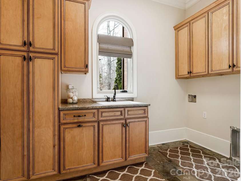 9205 Woodhall Lake Drive, Waxhaw, NC 28173.  MLS# CAR4353643, YatesRealty ID 3259. 