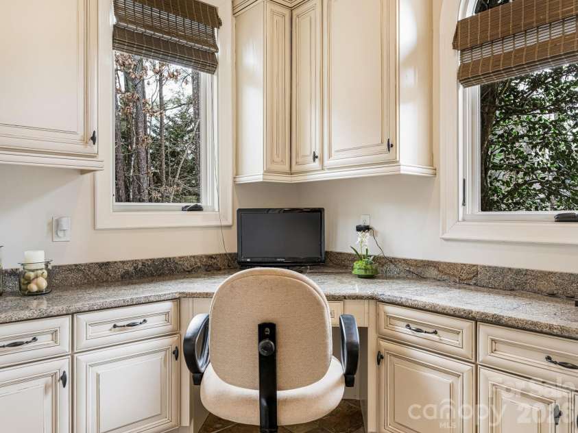 9205 Woodhall Lake Drive, Waxhaw, NC 28173.  MLS# CAR4353643, YatesRealty ID 3259. 