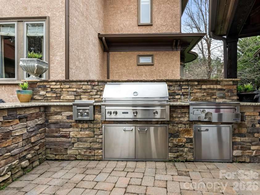 9205 Woodhall Lake Drive, Waxhaw, NC 28173.  MLS# CAR4353643, YatesRealty ID 3259. 