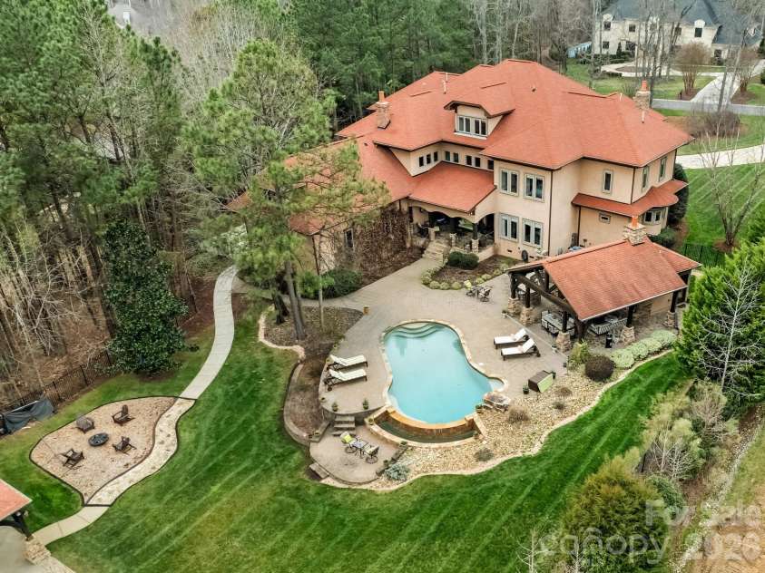 9205 Woodhall Lake Drive, Waxhaw, NC 28173.  MLS# CAR4353643, YatesRealty ID 3259. 