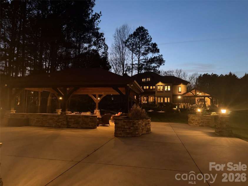 9205 Woodhall Lake Drive, Waxhaw, NC 28173.  MLS# CAR4353643, YatesRealty ID 3259. 