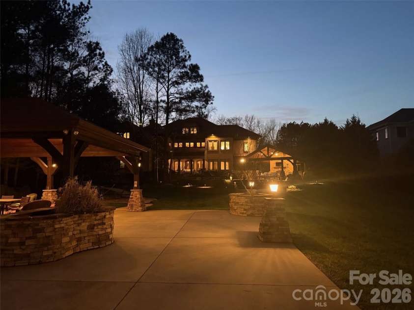 9205 Woodhall Lake Drive, Waxhaw, NC 28173.  MLS# CAR4353643, YatesRealty ID 3259. 