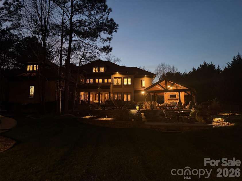9205 Woodhall Lake Drive, Waxhaw, NC 28173.  MLS# CAR4353643, YatesRealty ID 3259. 