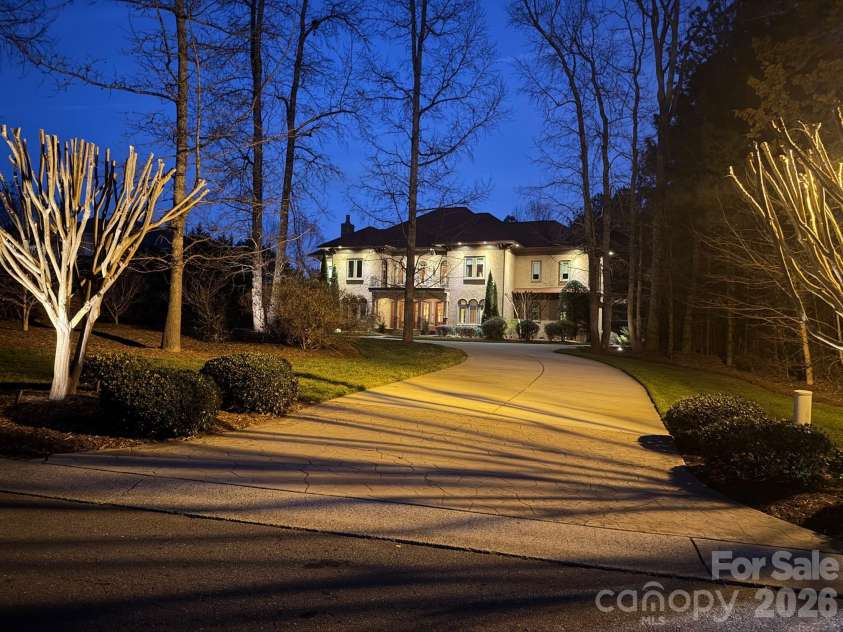 9205 Woodhall Lake Drive, Waxhaw, NC 28173.  MLS# CAR4353643, YatesRealty ID 3259. 