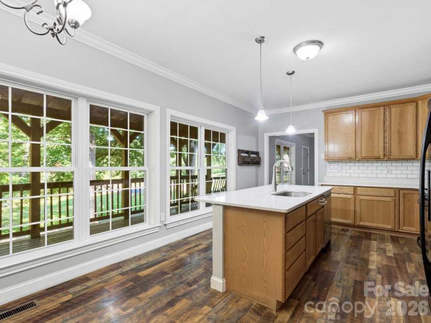 35 Cedar Farm Road, Asheville, NC 28803.  MLS# CAR4394075, YatesRealty ID 32590. 