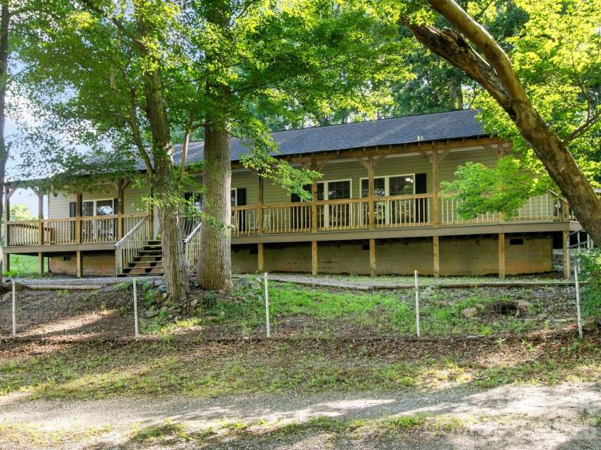 35 Cedar Farm Road, Asheville, NC 28803.  MLS# CAR4394075, YatesRealty ID 32590. 