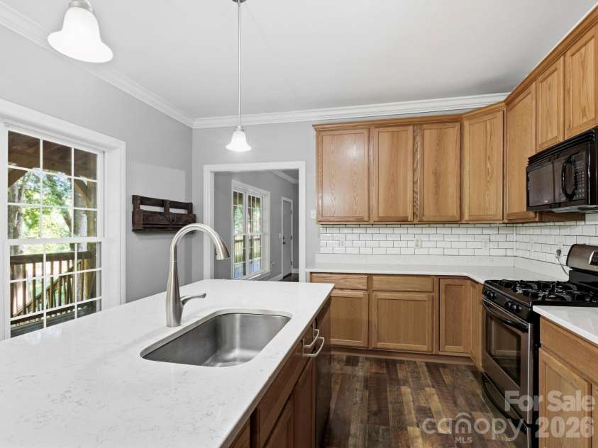 35 Cedar Farm Road, Asheville, NC 28803.  MLS# CAR4394075, YatesRealty ID 32590. 