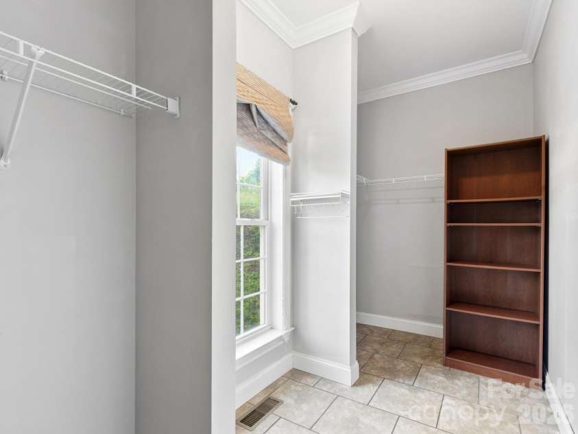 35 Cedar Farm Road, Asheville, NC 28803.  MLS# CAR4394075, YatesRealty ID 32590. 