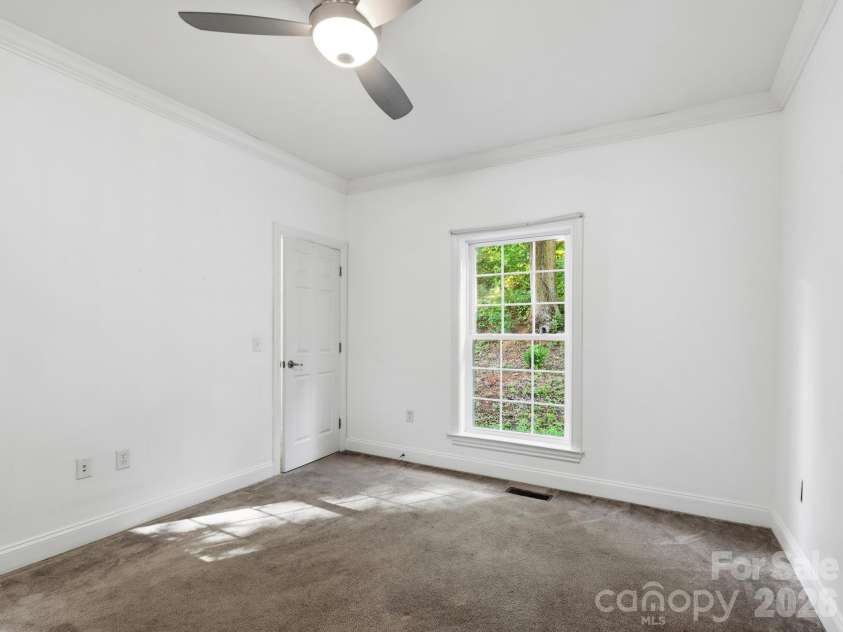 35 Cedar Farm Road, Asheville, NC 28803.  MLS# CAR4394075, YatesRealty ID 32590. 