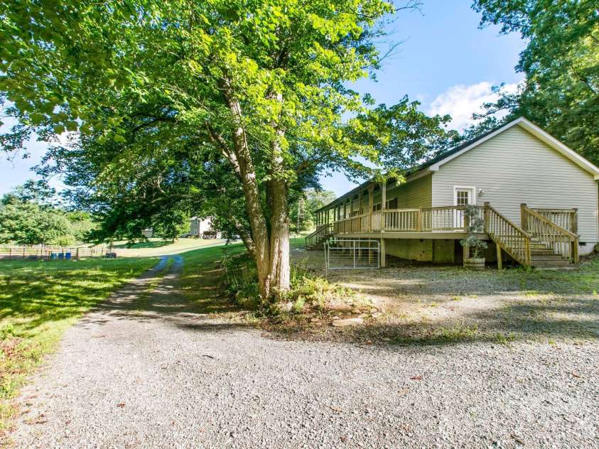35 Cedar Farm Road, Asheville, NC 28803.  MLS# CAR4394075, YatesRealty ID 32590. 