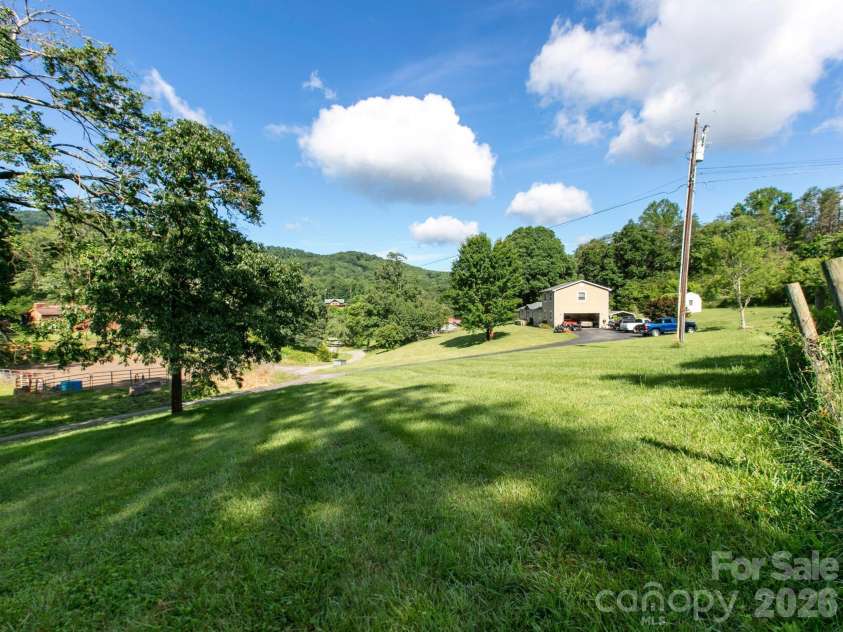 35 Cedar Farm Road, Asheville, NC 28803.  MLS# CAR4394075, YatesRealty ID 32590. 
