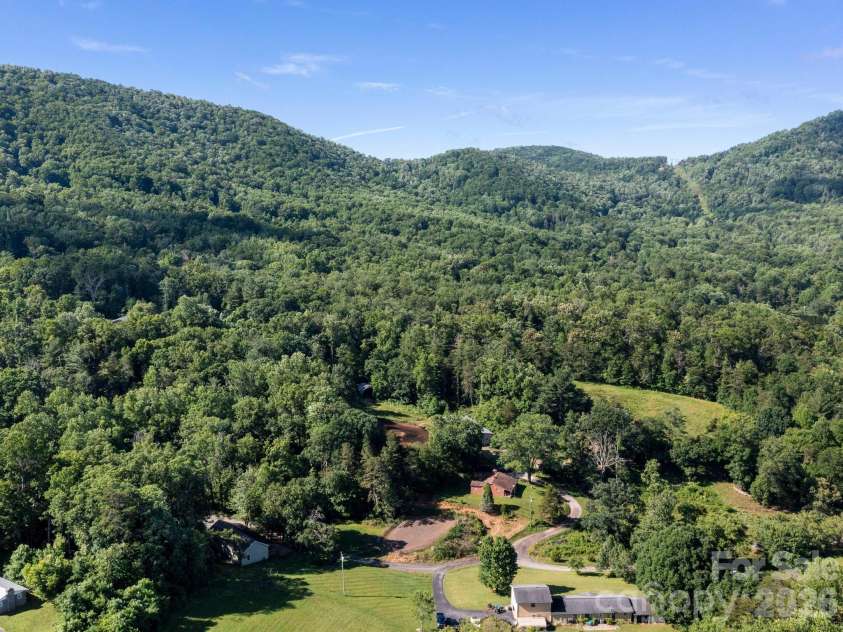 35 Cedar Farm Road, Asheville, NC 28803.  MLS# CAR4394075, YatesRealty ID 32590. 