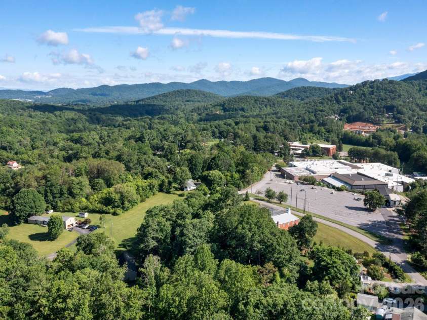 35 Cedar Farm Road, Asheville, NC 28803.  MLS# CAR4394075, YatesRealty ID 32590. 