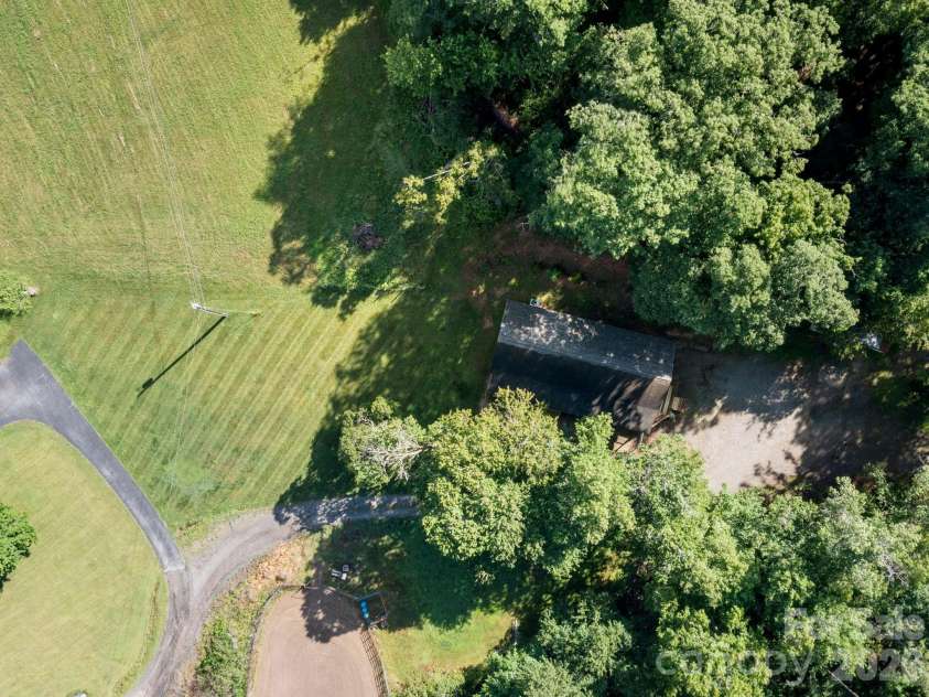 35 Cedar Farm Road, Asheville, NC 28803.  MLS# CAR4394075, YatesRealty ID 32590. 