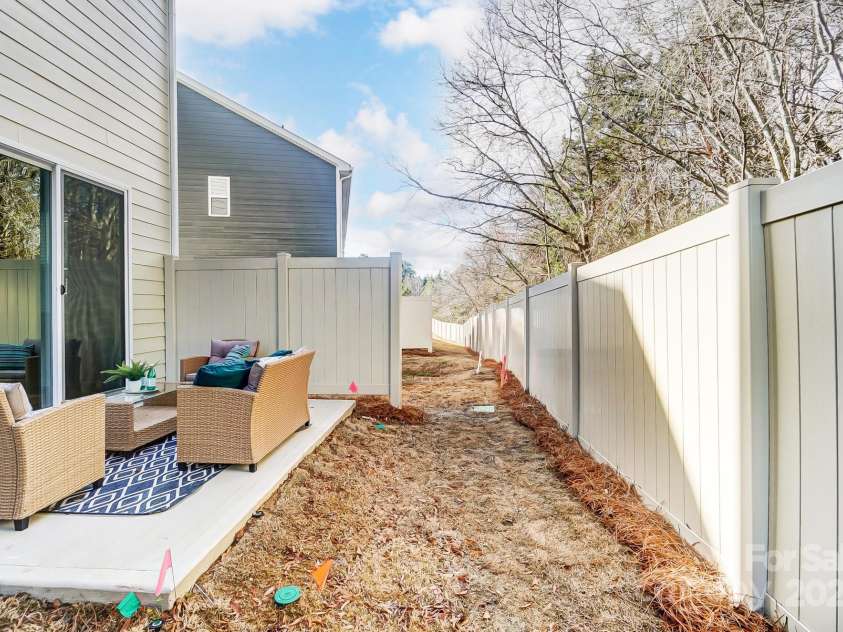 320 Laura Elizabeth Lane, Clover, SC 29710.  MLS# CAR4286285, YatesRealty ID 32591. 