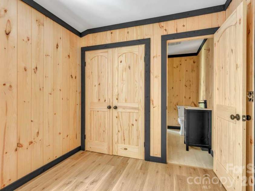 209 Meadow Loop, Newland, NC 28657.  MLS# CAR4397008, YatesRealty ID 32592. 