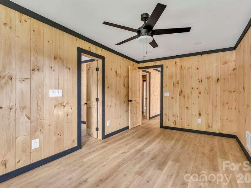209 Meadow Loop, Newland, NC 28657.  MLS# CAR4397008, YatesRealty ID 32592. 